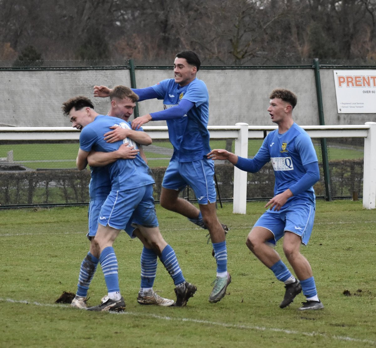 Jordan Mackenzie puts the Albert in front 🟡⚫️