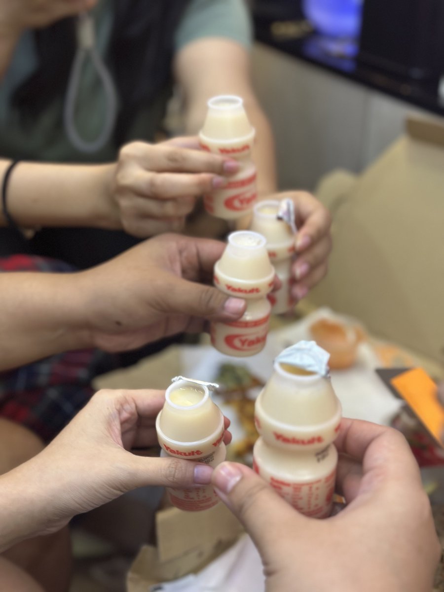 dreamysunies's tweet image. @sumookin @teapat @ssnwine @unodaily @bielbams @gureeeli 🩵