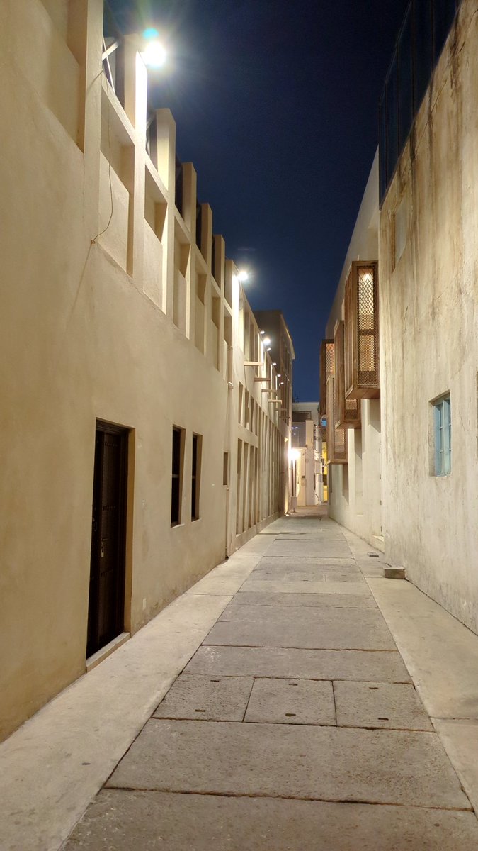 BlueAriya's tweet photo. 12月限定（12/1-12/30）バーレーン #Muharraq night. かつて真珠産業で栄えた #世界遺産 Pearling path がライトアップされる。 https://t.co/AbxW2LuJO7