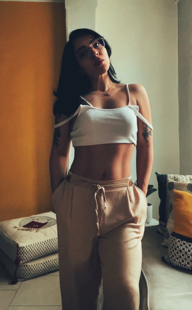 Miss Zed tweet media