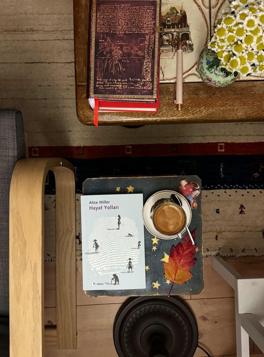 “Ne kadar istesek de geçmişi değiştiremeyiz. Ama yaşananların bizde yarattığı sonuçları değiştirebileceğimize inanıyorum.”

Alice Miller - Hayat Yolları