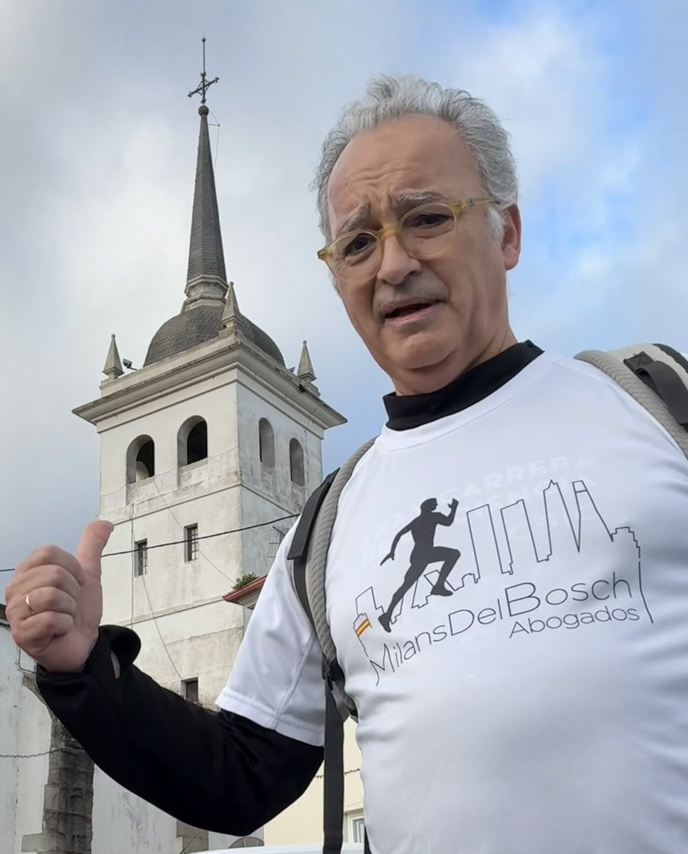 SantiagoMilans's tweet photo. Hoy, de ruta entre campanarios y madrugadas frías, pero con la camiseta de batalla siempre puesta. 💪⚖️ #AbogacíaEnMarcha #Camino #Entrenando https://t.co/cvoBZK4ZCB