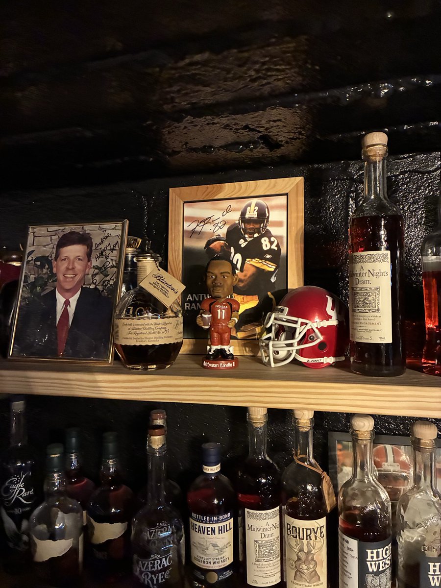 ElAndyD's tweet photo. Visited the shrine before heading to the game tonight. https://t.co/DSLNy9OKWL