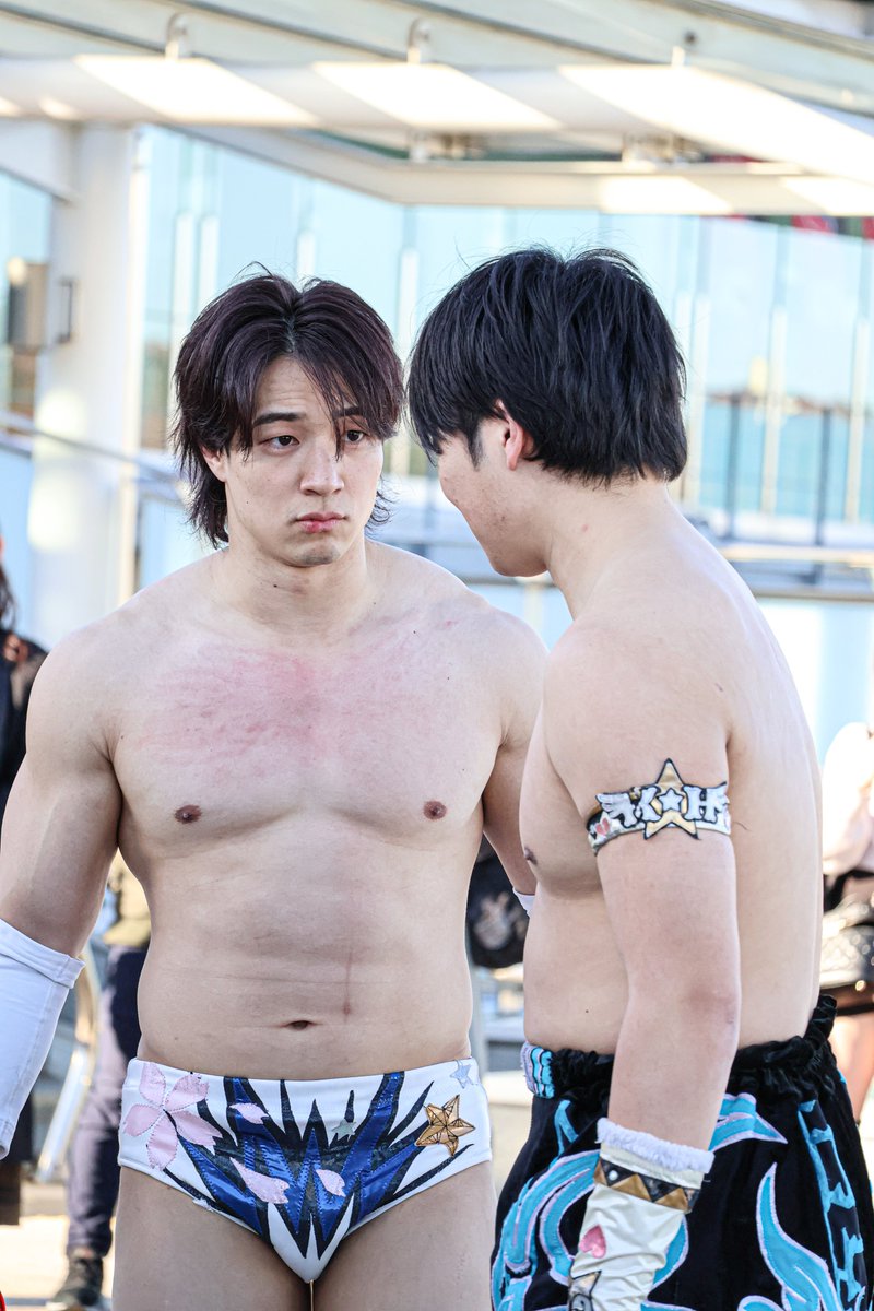 この2人、いわき駅の広場着いてからずっと小競り合いしていた(なぜ)
2025.11.29 #磐越東線プロレス列車
#ddtpro