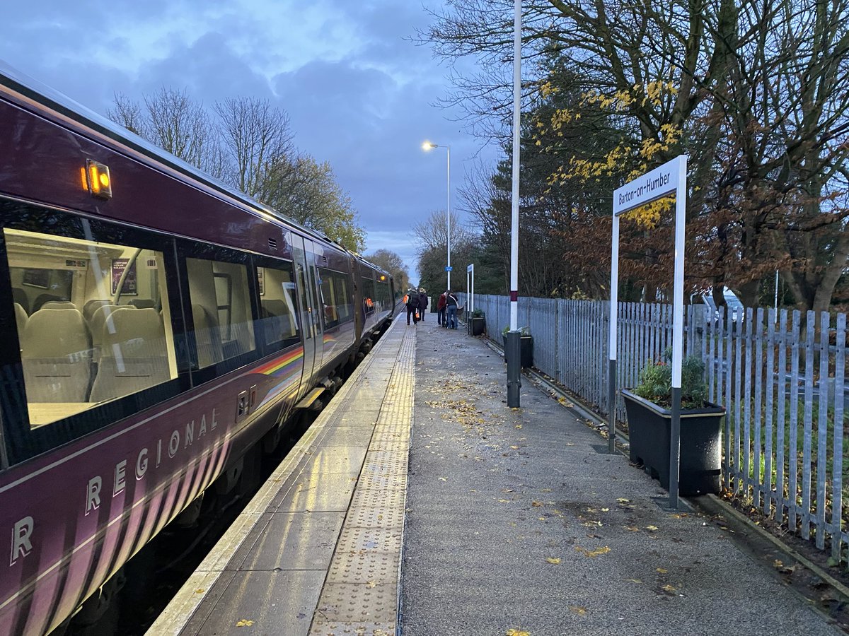 loypass_SCCar's tweet image. 🚉 What with a two-hourly timetable - and personal mis-timings - just time for three more on the Cleethorpes-Barton branch. In one of the finest refurbed Turbostars that ever there were. 🚈

✅ New Clee
✅ Grimsby Docks
✅ Barton-on-Humber
@EastMidRailway #class170
