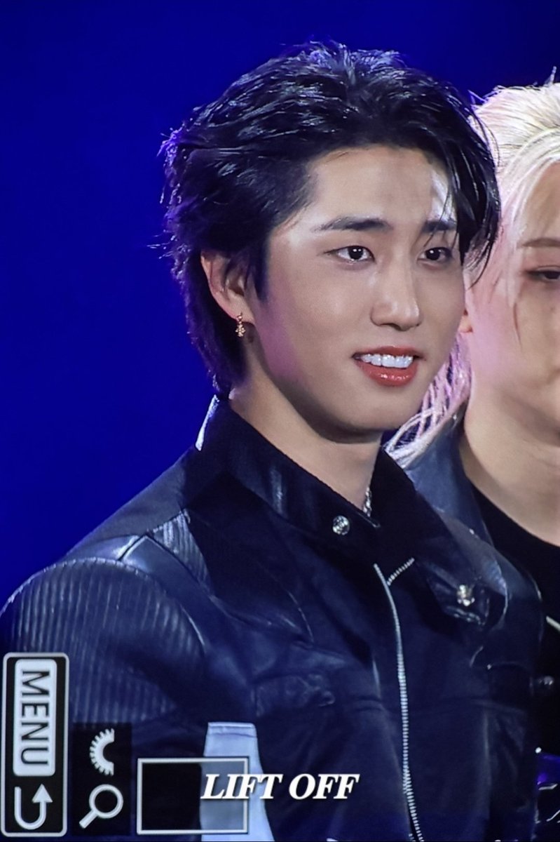 𝐋𝐈𝐅𝐓 𝐎𝐅𝐅 tweet media