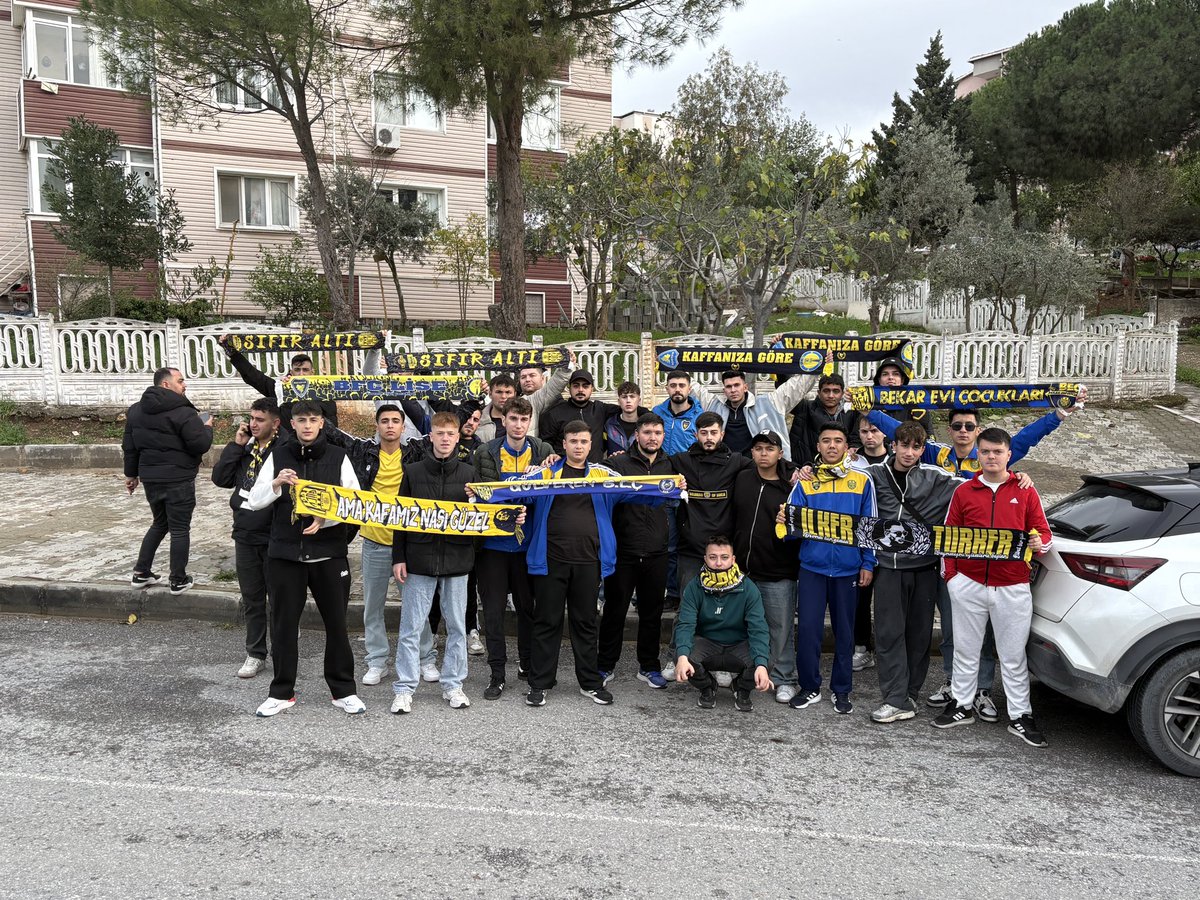 Maç öncesi Ankaragüçlü dostlarımız ile bir araya geldik.