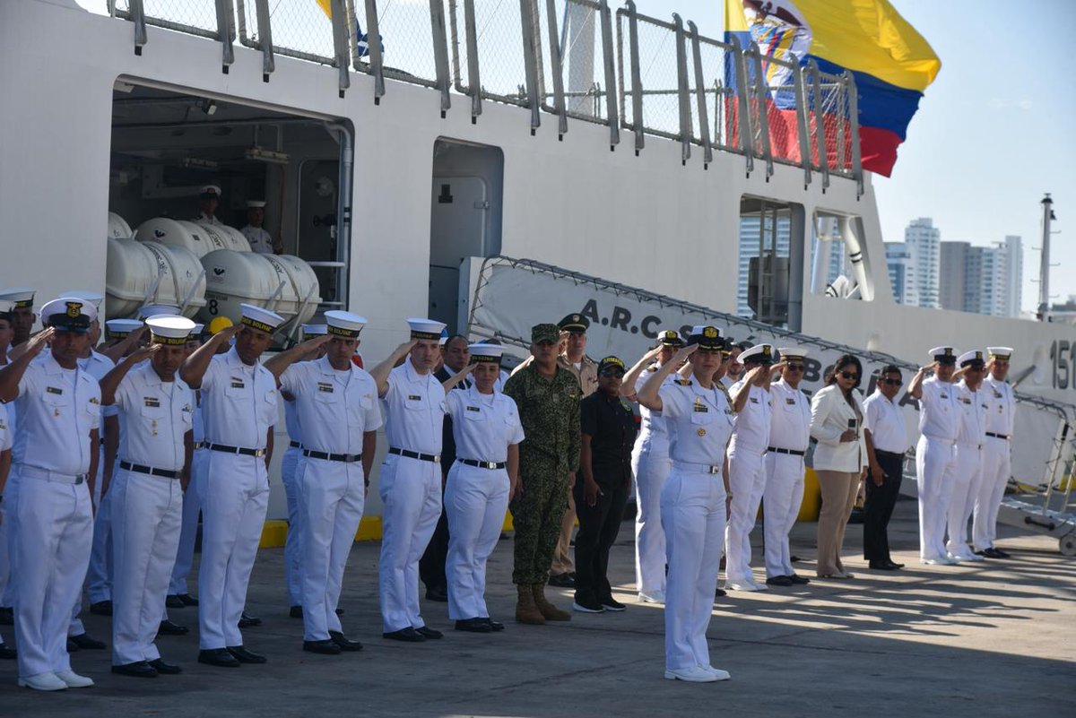 COMANDANTE_FFMM's tweet photo. Con el zarpe del ARC "Simón Bolívar" desde #Cartagena inició la 12.ª Expedición Antártica de Colombia, una misión que se extenderá hasta marzo de 2026 y que en enero contará con el apoyo del Hércules C-130 de nuestra Fuerza Aeroespacial. Con ello consolidamos más de diez años de presencia ininterrumpida en el continente blanco, reafirmando nuestro compromiso con la ciencia, la diplomacia y la sostenibilidad ambiental.

Esta expedición desarrollará más de 25 proyectos de investigación con 33 instituciones, enfocados en comprender el cambio climático, mejorar los modelos climáticos globales y evaluar el impacto de la actividad humana en los ecosistemas antárticos.