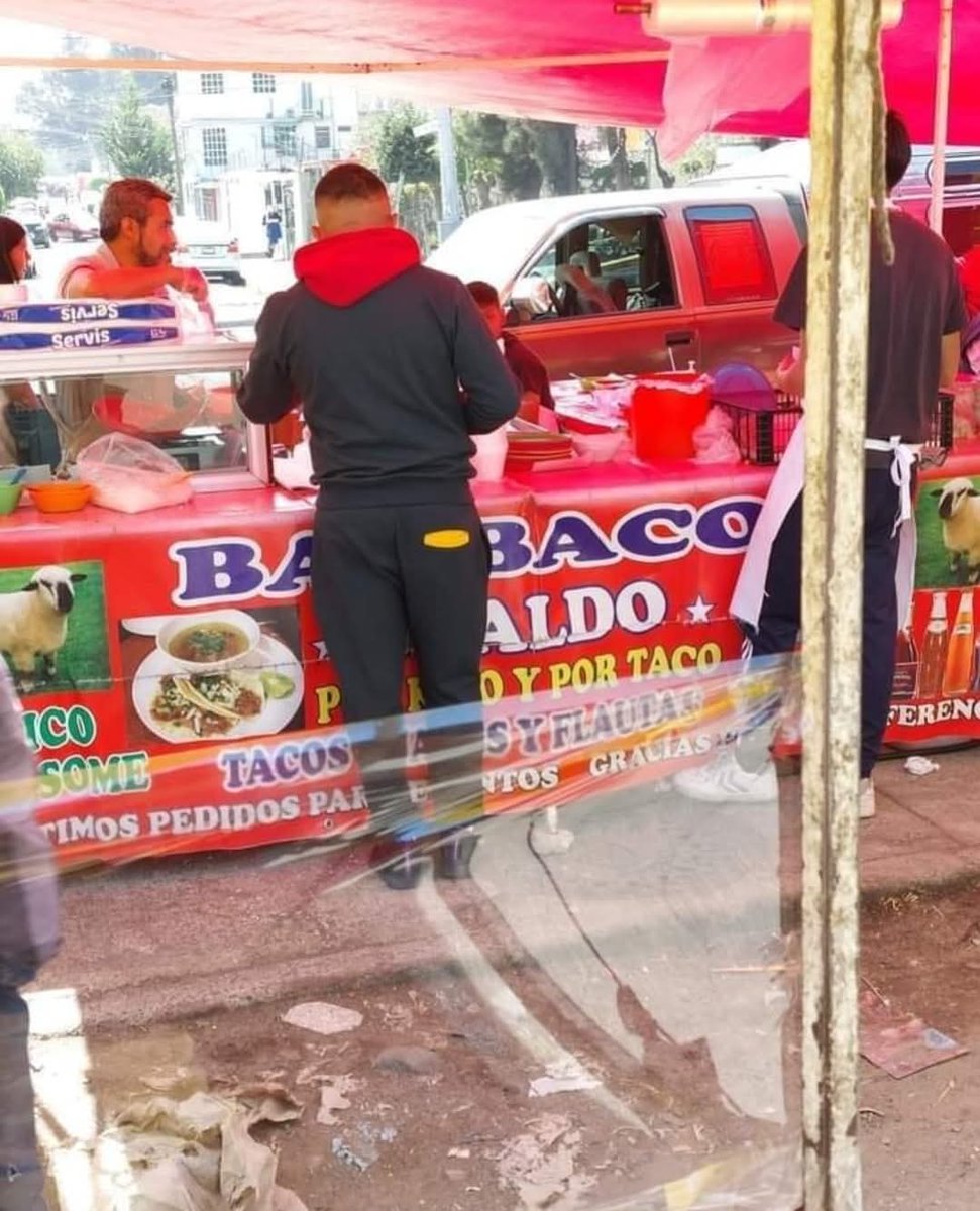 Lio_MDB's tweet photo. *Los hechiceros de jjk modulo buscando desesperadamente a Itadori *

Itadori: https://t.co/nTRFlCRCbl