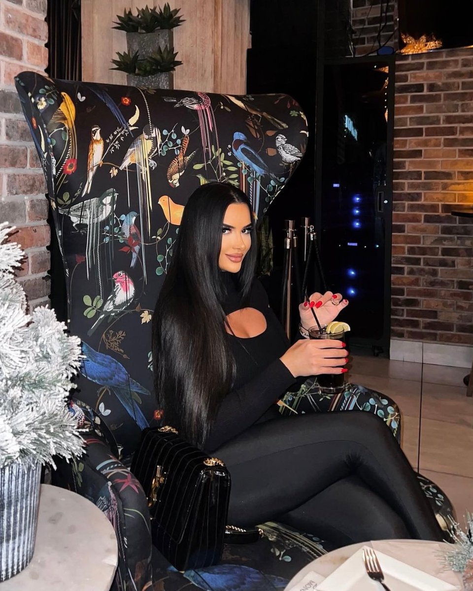 MonarchLounge's tweet image. Saturday night glow.

📸: @thebrunetterapunzelofficial

#saturdays #saturdayvibes #December #chic #saturday #weekendvibes #weekend #holiday #holidayvibes #nyc #saturdaynights #cocktails #cocktail