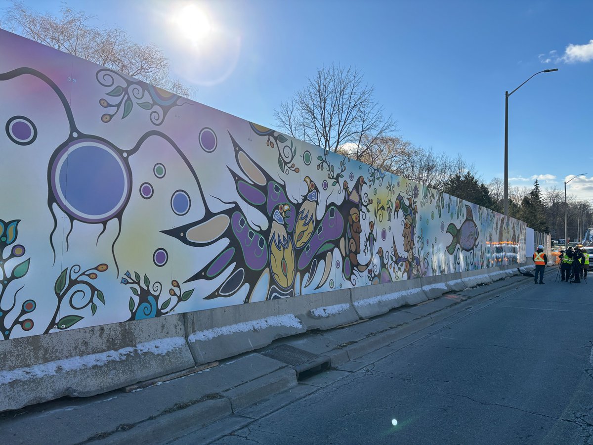 PeelPublicWorks's tweet image. 🎉Thrilled to unveil artwork at our #lakeshoreproject sanitary &amp;amp; watermain project at Jack Darling Park. 
Beautiful work by artist Nyle Miigizi Johnston &amp;amp; awesome collaboration with @MissArtsCouncil. @DaskoWard1
ℹ️ Project info: ow.ly/xHzs50XE7ji