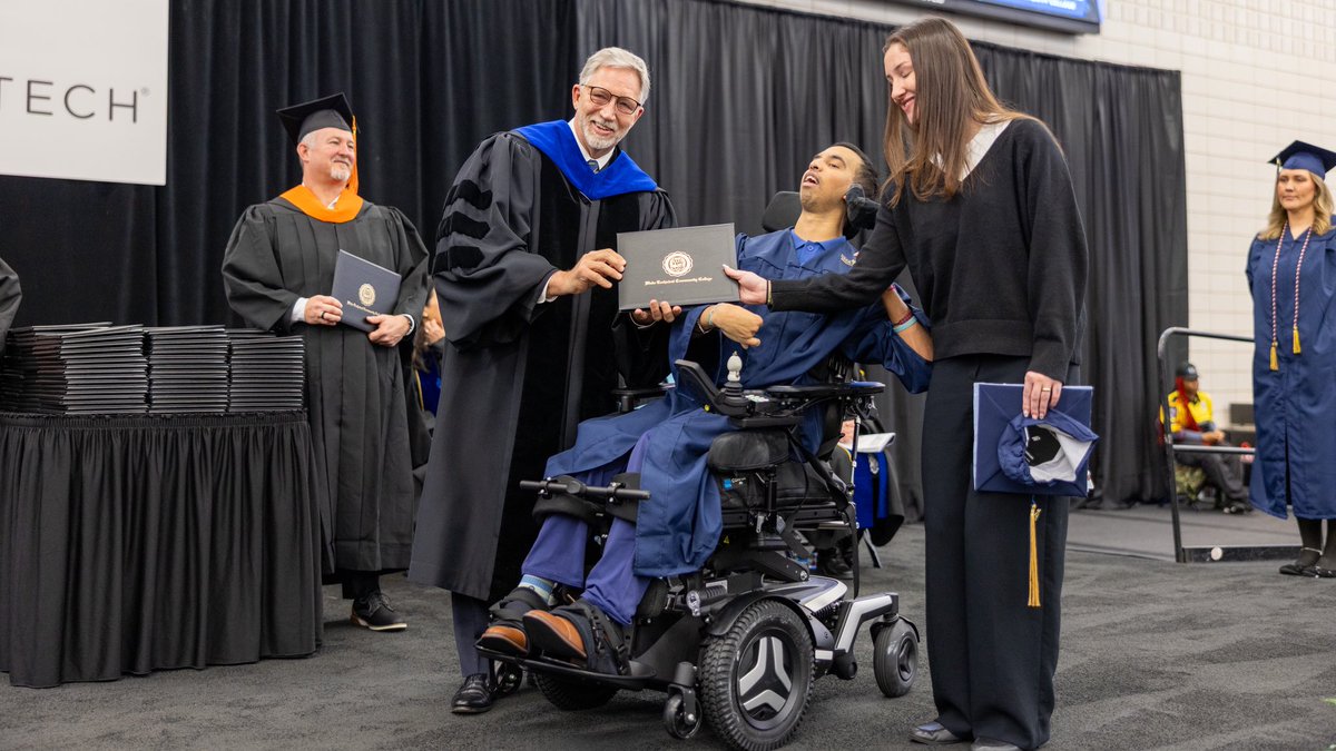 waketechcc's tweet image. This December’s graduation is full of milestones! We’re proud to celebrate nearly 500 university transfer degree grads, 160 health sciences grads, and 42 military veteran grads just to name a few. 
#BestDayEver #WakeTech #WakeTechGrad