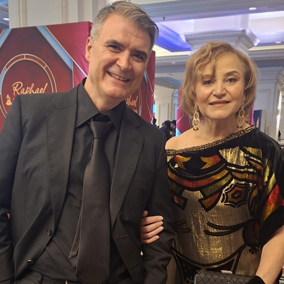 RSerrallet's tweet image. Berta Rojas es un referente en el mundo de la guitarra, una verdadera Maestra. 

Para mí ha sido una gran inspiración en el camino al Latin Grammy.

Gracias por tu legado y por tu sensibilidad.
@LatinGRAMMYs  

#latingrammy #guitarra #guitarraclasica