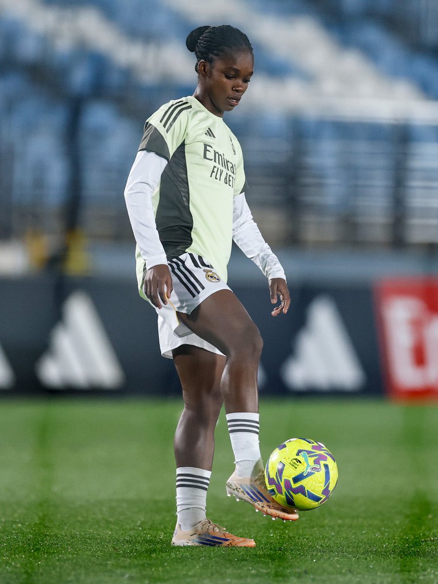 aleja9velasquez's tweet image. Hoy Linda Caicedo disputa su partido 100 con la camiseta del Real Madrid 🤍, siendo titular en el duelo de las ‘merengues’ ante la Real Sociedad. 

✔️ La cafetera suma 26 goles desde su llegada el 24 de febrero de 2023. 

🙇🏻‍♀️ Recordemos que recientemente renovó hasta 2031.