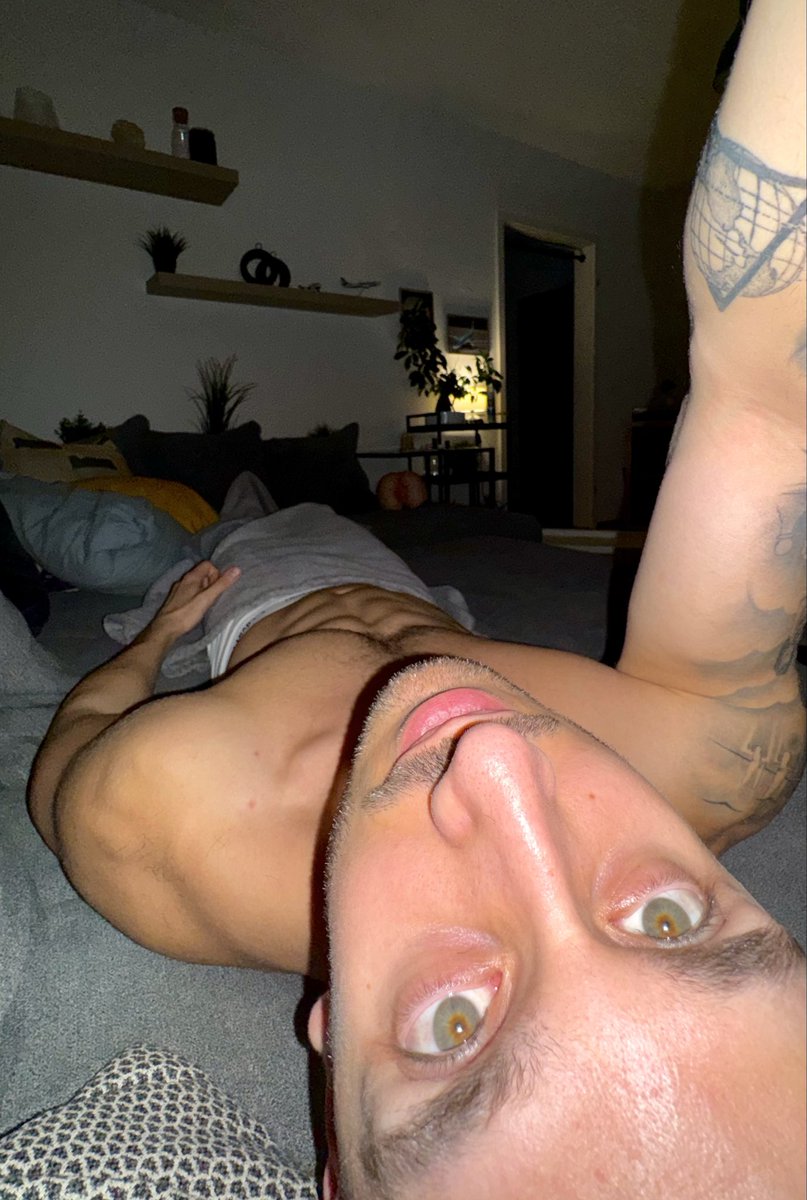 If u noticed that one special object then name it in the comments 🙊