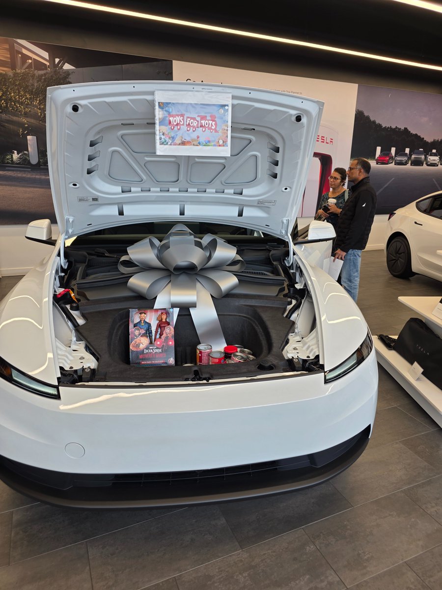 phillyfred83's tweet photo. @Tesla  Event https://t.co/XMoJidI8lR
