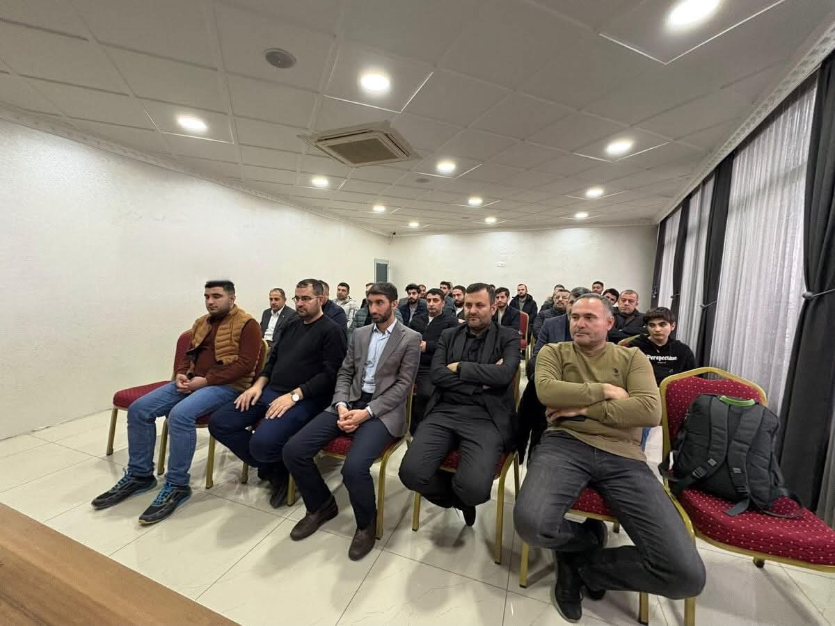 🇹🇷 Genel Merkez 8. Bölge Toplantımız, Batman'da gerçekleşti. 🤲 👥Başkanlarımızın riyasetinde, Diyarbakır Yedihilal olarak katıldık.
📚 Gündem:  🏕️Şubat Kampı,  🕌İman Konuşmaları, 🏢📋kamp planlamaları ve faaliyet raporları. 🤝Hayırlı ve bereketli bir buluşma oldu. 🌿 #8Bölge