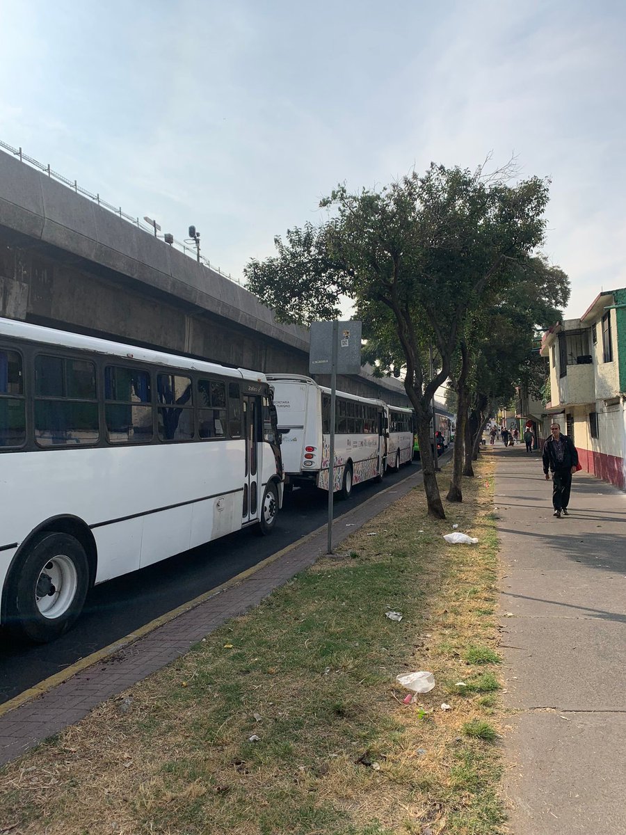 <a href="/PonchoGutz/">Poncho Gutiérrez</a> NO NO SON ACARREADOS...NTODOS JUNTARON SU DINERITO PARA RENTAR CAMIONES Y VENIR AL ZOCALO 🤣🤣🤣🤣🤣  APENAS Y TIENEN PSRA COMER
