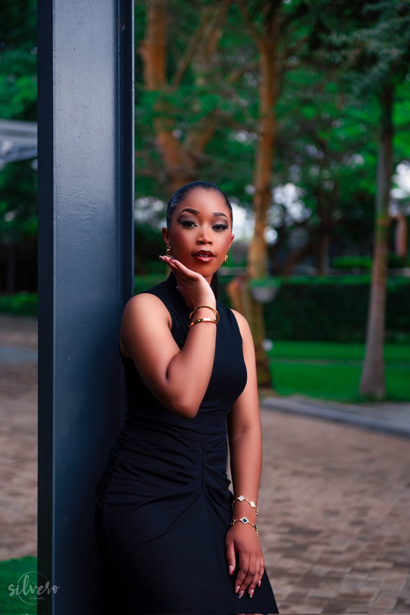 Awesomely captured Jpegs 👌 
#Silverophotography
#54artistry 
#vogueeko 
#thepassionatephotographer 
#outdoorphotography
<a href="/tee_silvero_zw/">Tee_silvero_zw 🌍✌🏾</a>