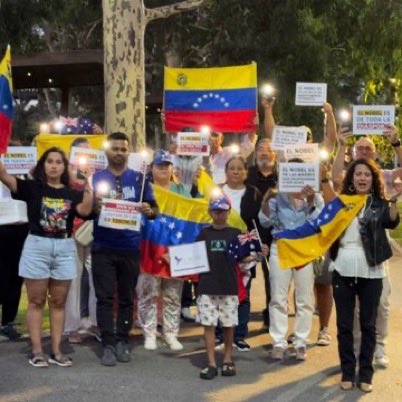 lilianaf523's tweet photo. 🔴 VENEZOLANOS EN AUSTRALIA se sumaron a la protesta global por la LIBERTAD de Venezuela. 

#ElNobelEsNuestro. https://t.co/2wZXk8I4S4