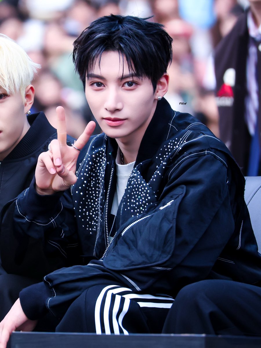 ゆ　3月中旬頃納期 251206 AAA 2025 HQ 🐈‍⬛ #NEXZ #ネクスジ #넥스지 #YU #유우 #ユウ