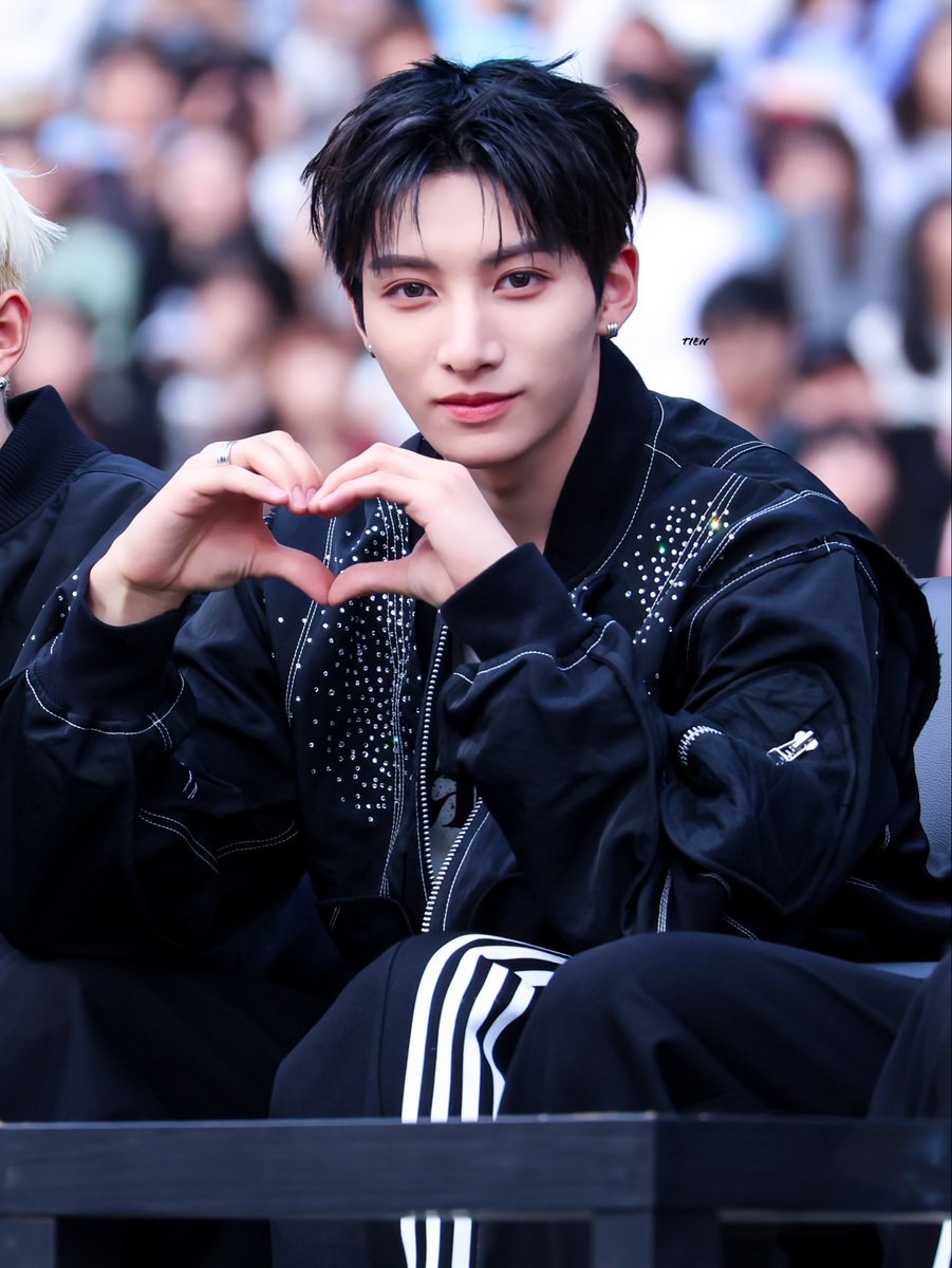 251206 AAA 2025 HQ 🐈‍⬛ #NEXZ #ネクスジ #넥스지 #YU #유우 #ユウ