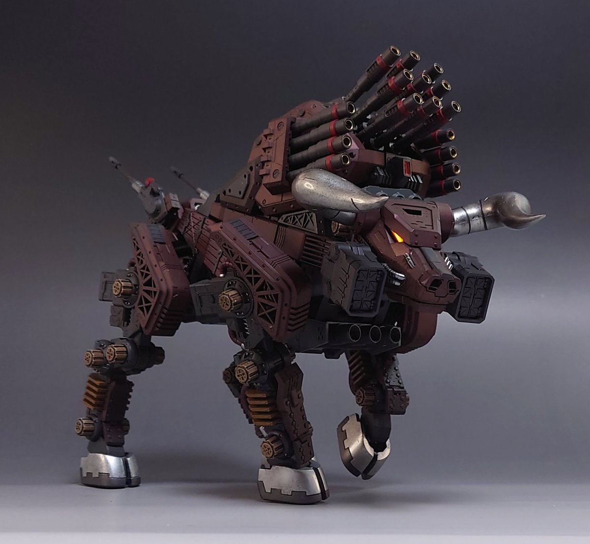 ohta3202's tweet image. #おまえらのポージングを見せてくれ
地面を掻くこのポーズを取らせたくて足周りいじり倒した