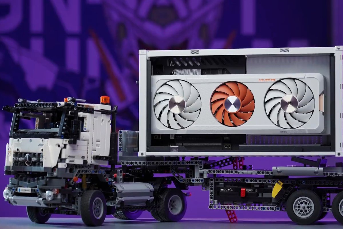 XPCMTeam's tweet image. Container SFFPC build by EXIA using Lego Technic and Colorful MEOW GPU @Colorful_Tech 

#pcbuild #pcsetup #pcmodding #gamingpc #custompc #xpcm #watercooling #customloop 
#Cats #CatLovers #MEOWMEOW #SFFPC #MiniITXPC #SmallFormFactorPC #CompactPC #PCMasterRace #PCMR #PCBuilds…