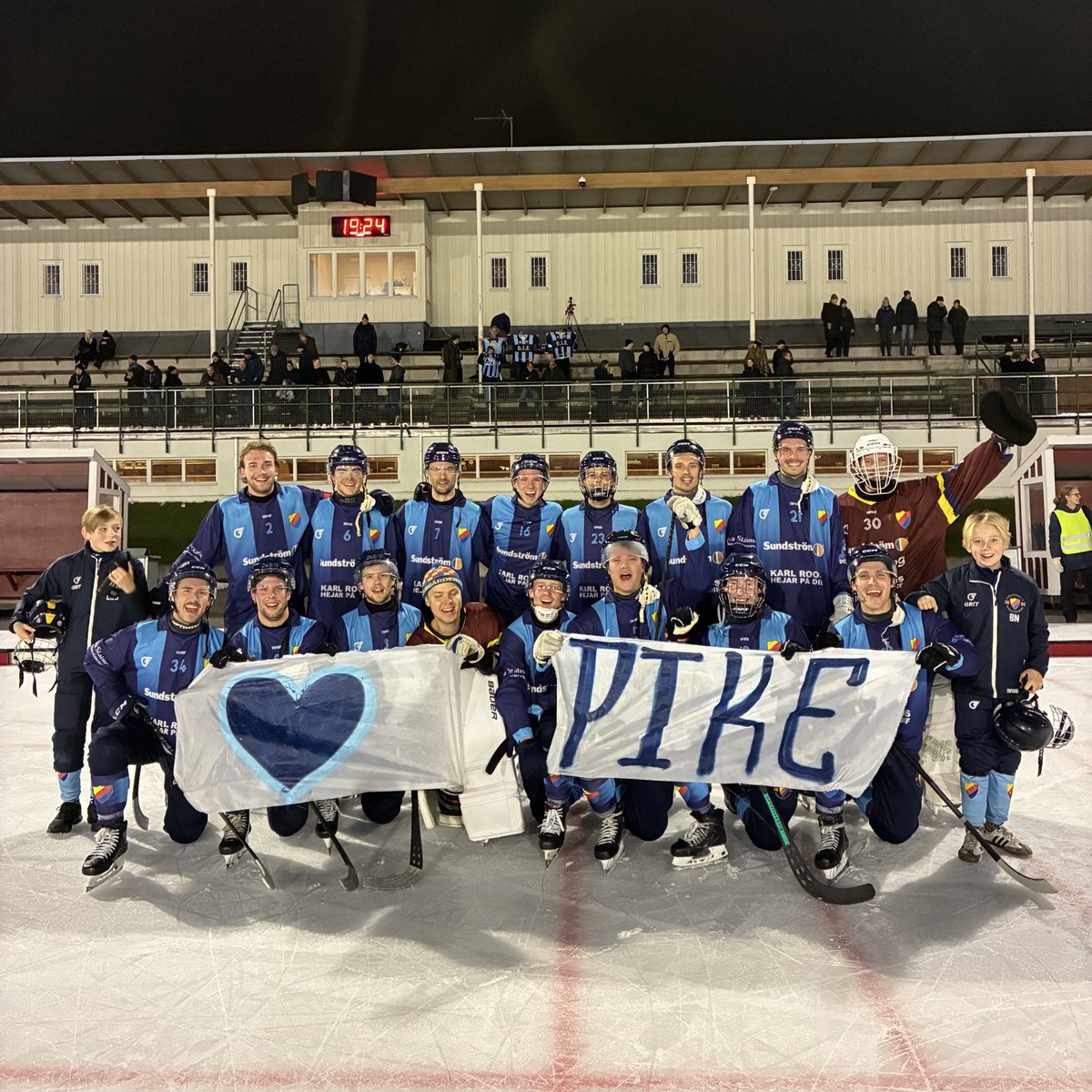 En stabil 8-4 vinst hemma i premiären på Östermalms IP. 
Den här segern var för dig Pike.