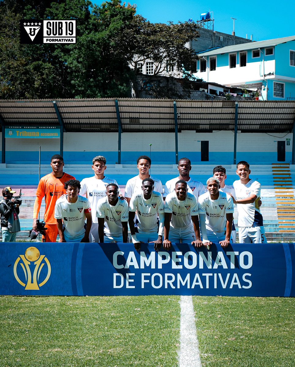 . <a href="/LDU_Oficial/">LDU Oficial</a> acaba de ganarle el título de campeón en la Sub 19 a <a href="/UCatolicaEC/">U. Católica Ecuador</a> que llegaba de eliminar en semis al IDV.
Los albos jugarán la <a href="/LibertadoresU20/">CONMEBOL Libertadores Sub-20</a> 🏆 el año que viene. 
Hoy la figura fue el talentoso Ederson Castillo y el autor del tanto fue Kevin Pineda.
Bien las