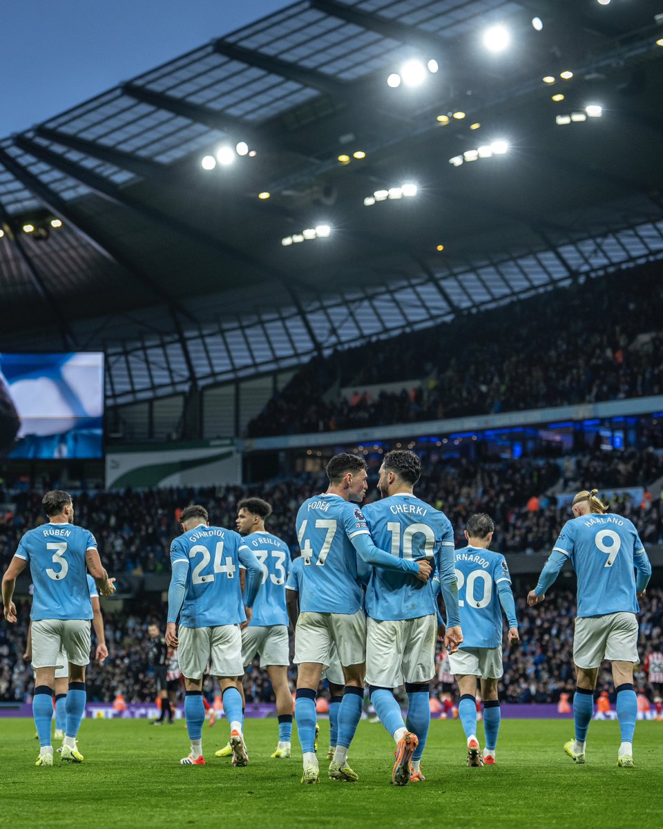 PhilFoden's tweet image. Great day at the office 👌🏻