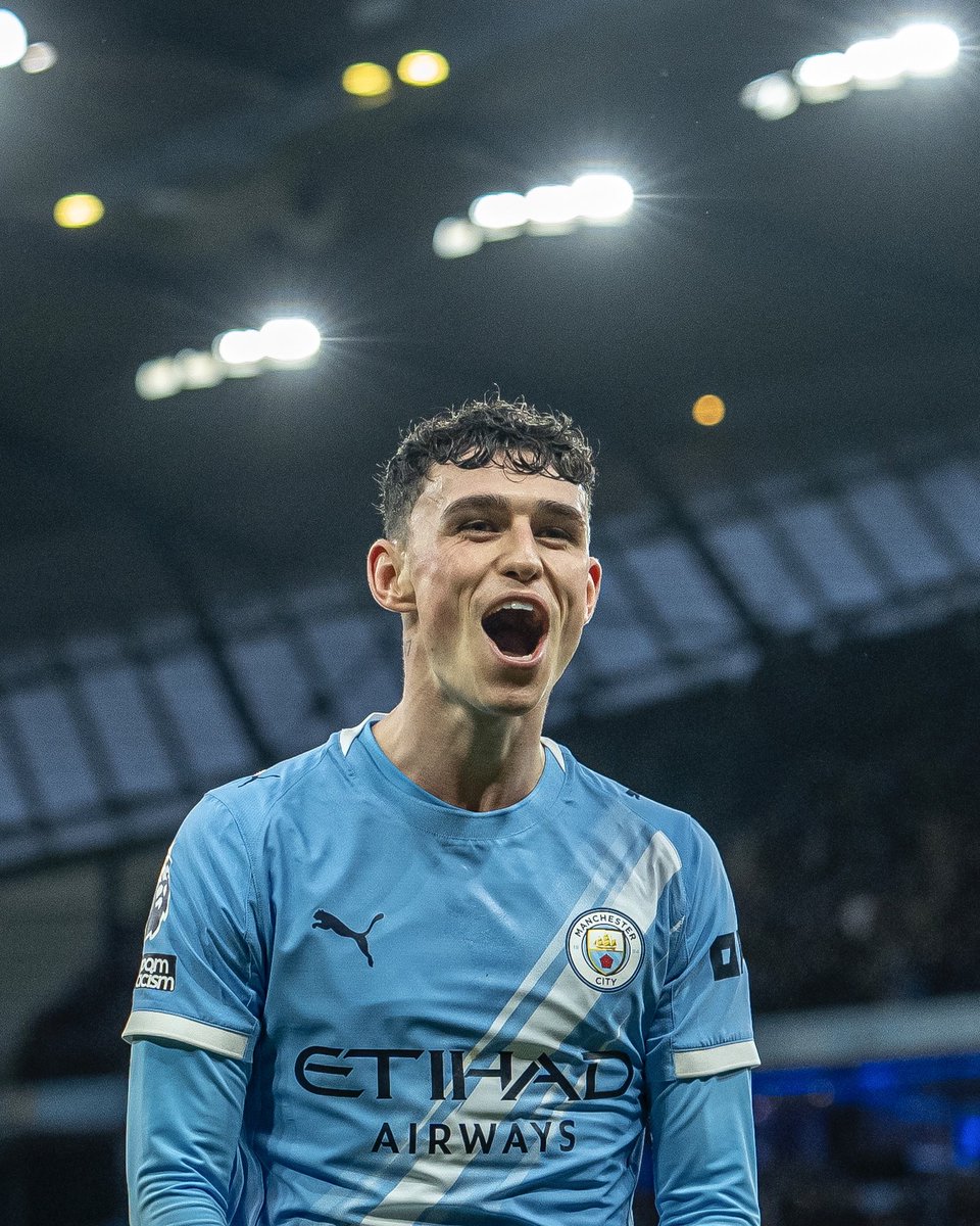 PhilFoden's tweet image. Great day at the office 👌🏻