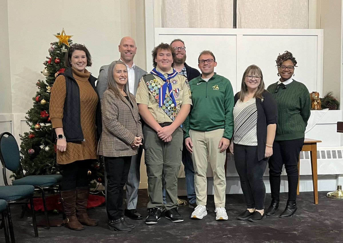 TheCometSuper's tweet photo. Congratulations Charlie on obtaining the rank of Eagle Scout! It was an honor and privilege attending your ceremony! Comet Pride! 
@AsstCometSuper @SteelePrincipal @Comet_Connect https://t.co/bJz4ngmoMy