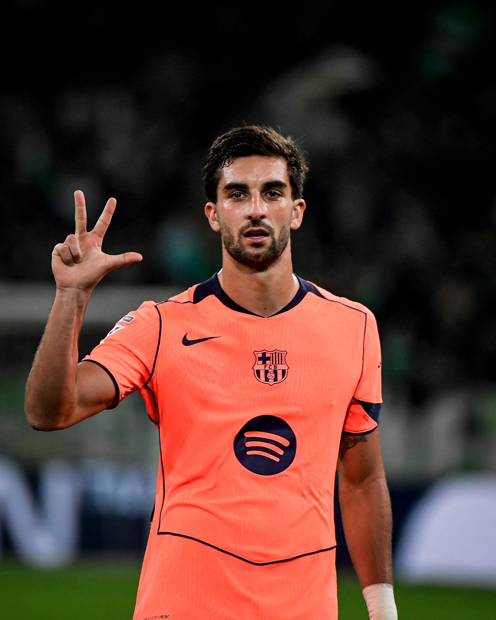 القرش فيران توريس مستر هاتريك 