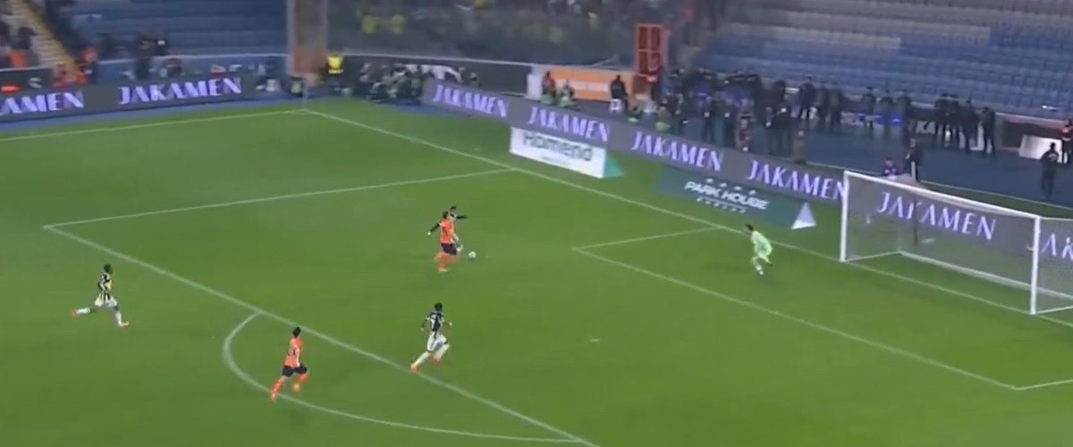 ŞU PASI VERSEN MAÇ KOPMUŞTU SEN FB TARİHİNİN EN KÖTÜ FORVETİSİN REZİL P!Ç