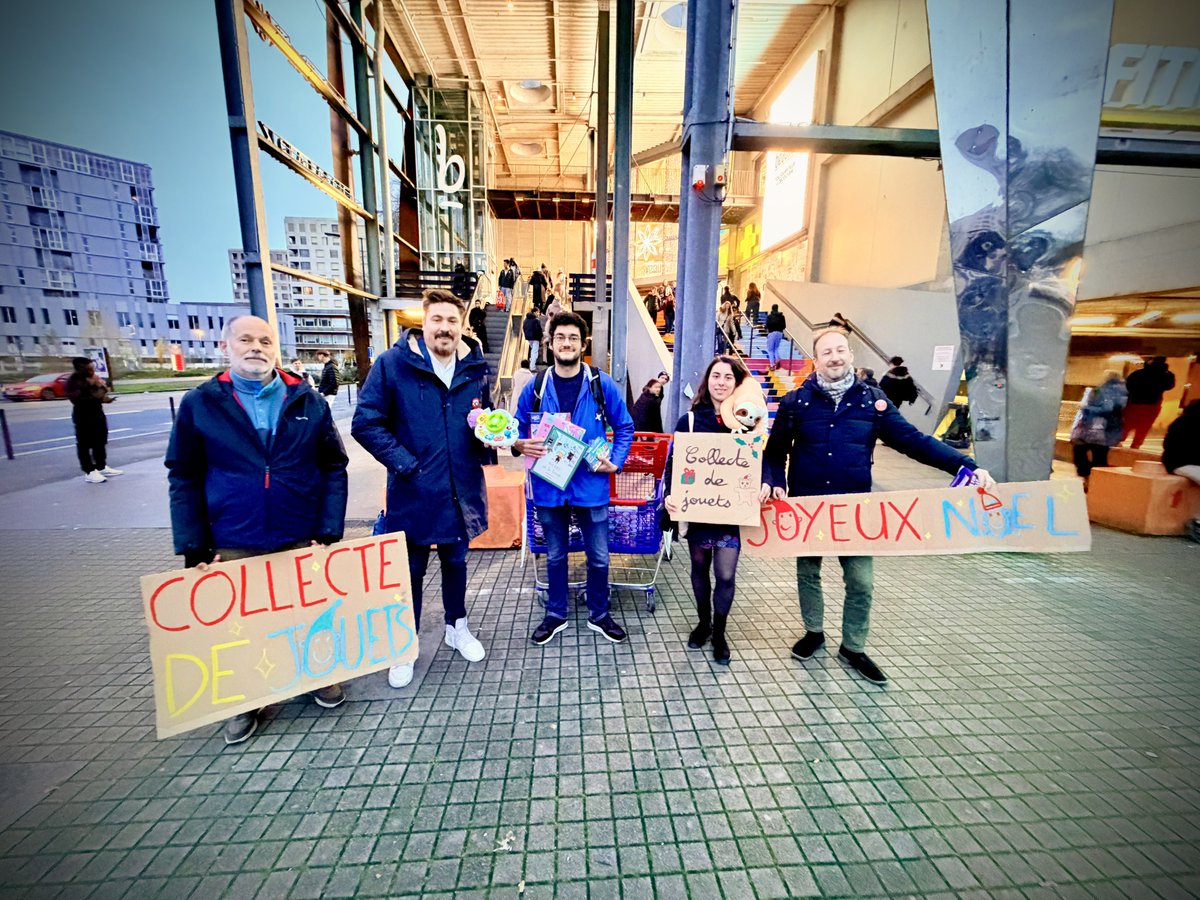 WilliamAucant's tweet image. 🎁✨ Collecte de jouets cet après-midi à #Nantes !

La solidarité, c’est ce qui nous relie : ce qui tient une ville debout.
Merci aux nombreuses personnes venues donner, partager, transmettre.

C’est ça, une ville qui ne laisse personne de côté.