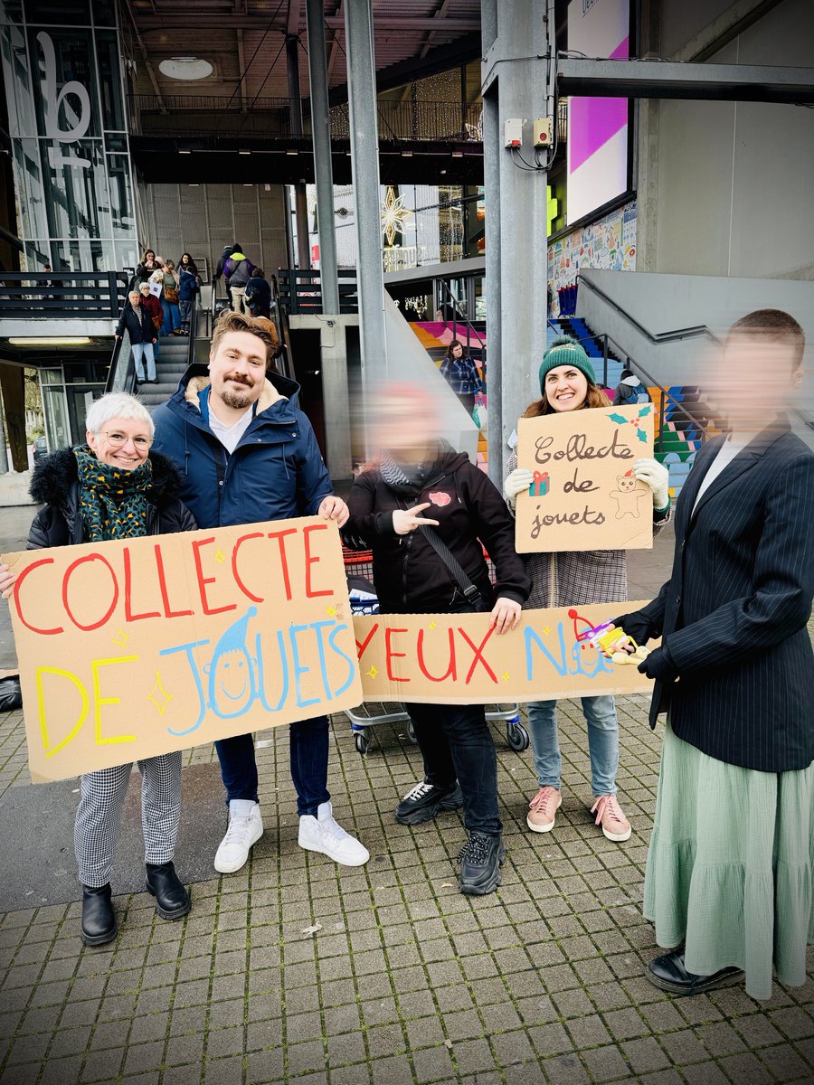 WilliamAucant's tweet image. 🎁✨ Collecte de jouets cet après-midi à #Nantes !

La solidarité, c’est ce qui nous relie : ce qui tient une ville debout.
Merci aux nombreuses personnes venues donner, partager, transmettre.

C’est ça, une ville qui ne laisse personne de côté.
