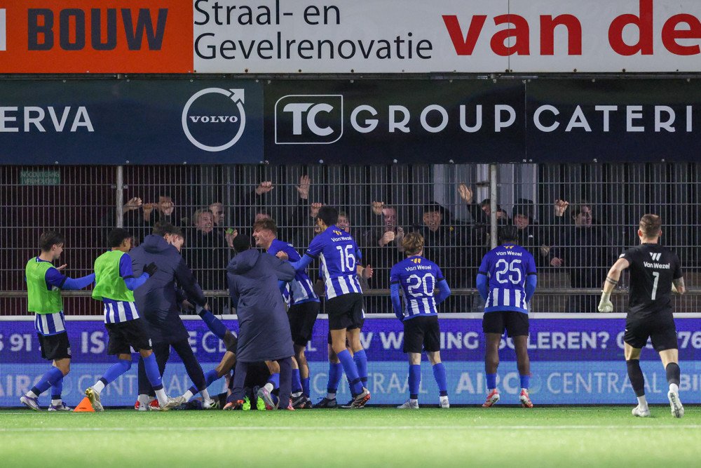 KvvQuickBoys's tweet photo. ๐ธ FOTO'S | De competitiewedstrijd tussen @VVIJV en Quick Boys (0-3) in beeld.
#ijsqui #tweededivisie #proshotsnl https://t.co/z4SIBbfCwP