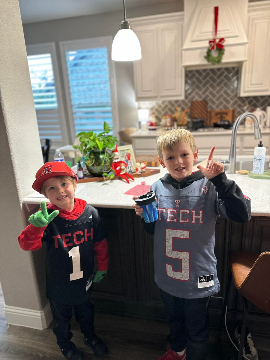 pchristy11's tweet photo. So happy for a Red Raider family in Wylie 

The Elf on the Shelf wore a mustache for Jacob Rodriguez and when Wells and Shepard woke up and found him, they learned they are going to the Big 12 Championship game today to cheer on Texas Tech!

What a Christmas Blessing!

❤️ https://t.co/DBxrbIRACr