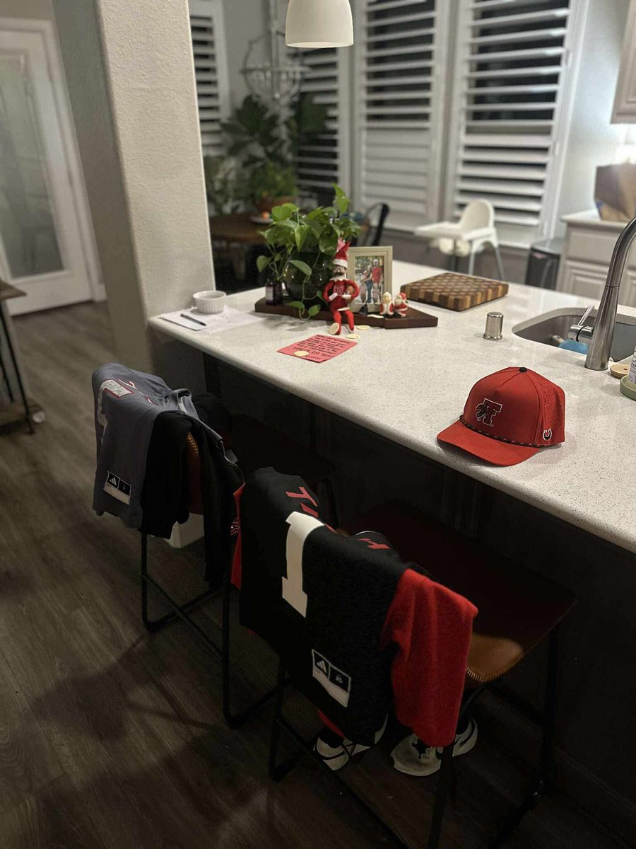 pchristy11's tweet photo. So happy for a Red Raider family in Wylie 

The Elf on the Shelf wore a mustache for Jacob Rodriguez and when Wells and Shepard woke up and found him, they learned they are going to the Big 12 Championship game today to cheer on Texas Tech!

What a Christmas Blessing!

❤️ https://t.co/DBxrbIRACr