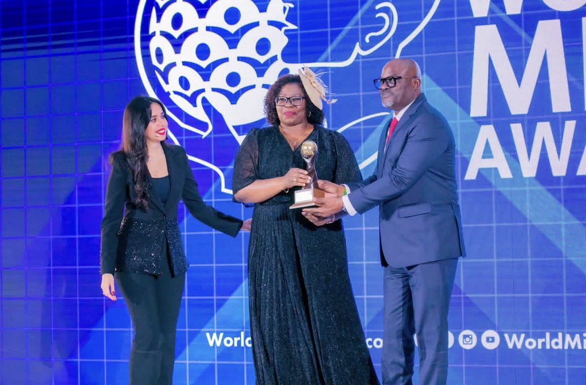 salim_alkhasas's tweet photo. Leo kwenye Tuzo za “World Tourism Awards” zilizofanyika Bahrain, Zanzibar tumenyakua tuzo ya World Leading Corporate Retreat Destination na Serengeti National Park imeshinda tuzo ya World leading national park.. na hii mtanuna https://t.co/OEUeuODefN