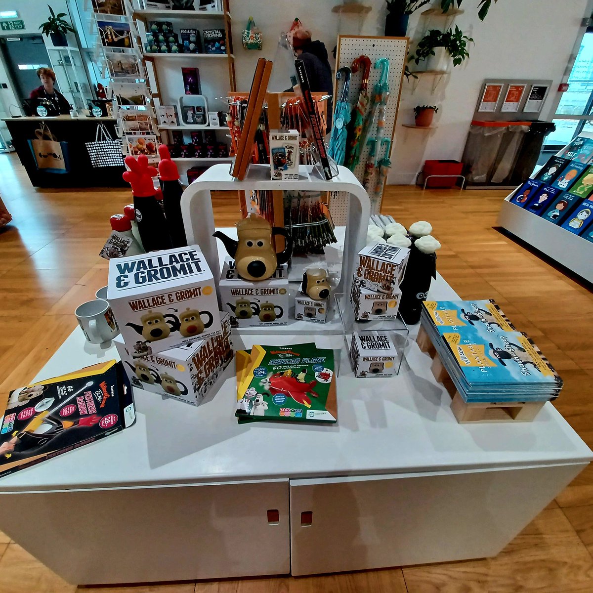 Talk of the town: good to see so many #Bristol based #retailers stocking <a href="/aardman/">Aardman</a> products including <a href="/ForbiddenPlanet/">Forbidden Planet</a> <a href="/mshedbristol/">M Shed</a> <a href="/bristolmuseum/">Bristol Museum & Art Gallery</a> #wethecurious 
#aardman
<a href="/HalfMoonBayLtd/">Half Moon Bay</a> <a href="/PawprintFamily/">Pawprint Family</a> <a href="/WillsowBooks/">Willsow.Books</a>