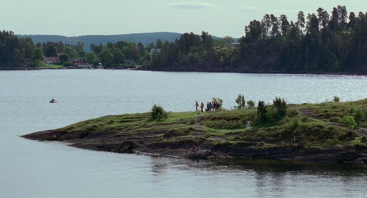 natsreturnn's tweet image. sentimental value (2025) - dir. joachim trier