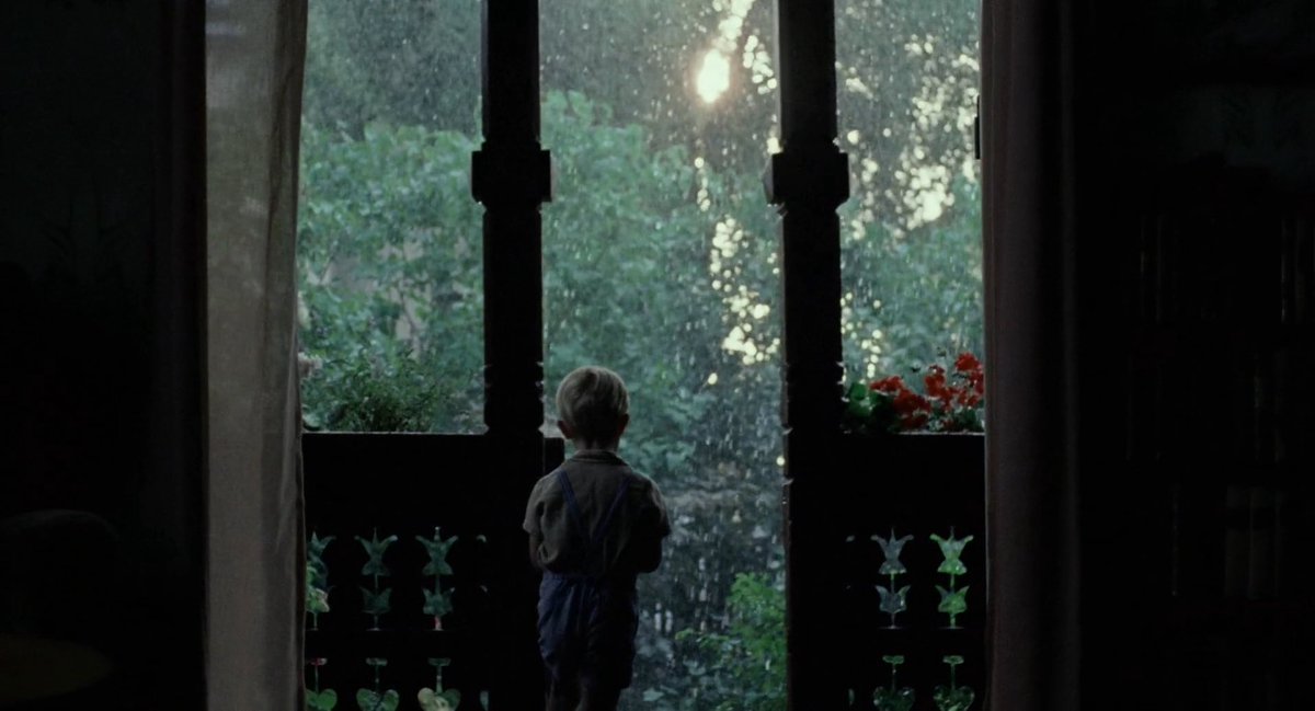 natsreturnn's tweet image. sentimental value (2025) - dir. joachim trier