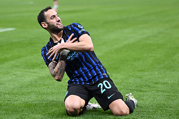 FansNerazzurri's tweet image. FT: Inter 4-0 Como
⚽️ Lautaro 🅰️ Luis
⚽️ Thuram
⚽️ Hakan
⚽️ Augusto 🅰️ Dimarco

Tinggal nunggu pesaing kehilangan poin 🤪