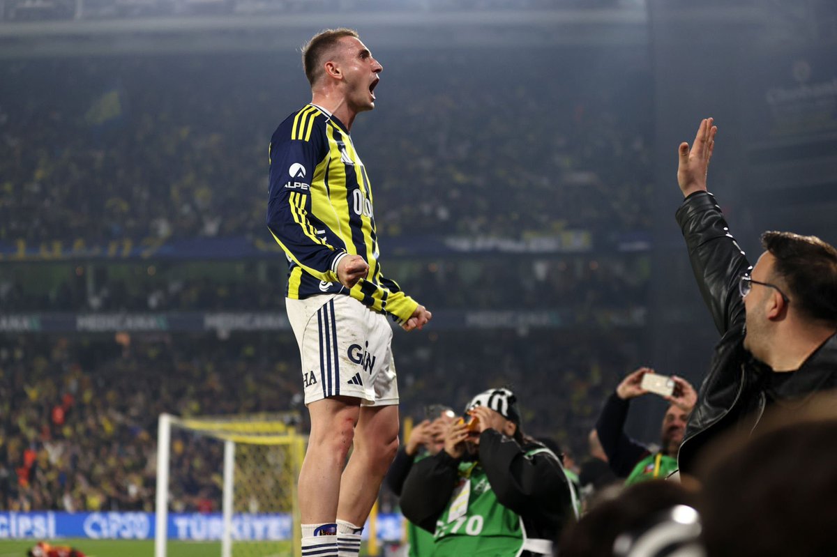 Hakan Safi Bey’e ödemeleri dolasıyla teşekkür ediyorum.
Fenerbahçe’ye böyle karakterli ve güçlü bir oyuncu şarttı.
Allah ne Kerem’in, ne Hakan Bey’in eksikliğini göstersin.
Devam yiğidim devam..