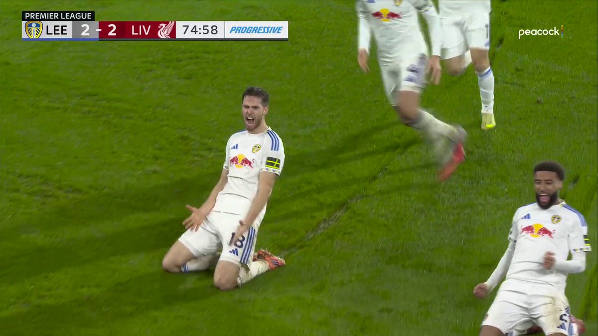 MenInBlazers's tweet image. SOMEONE IS FALLING APART AND IT SURE ISN'T LEEDS 💥