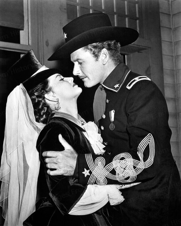 hazelflag's tweet image. Rewatching They Died with Their Boots On. I may be wrong, but this is the first major movie to acknowledge the US culpability in the Native American massacre. Economic interests, of course. Flynn and de Havilland were never better—their farewell night is heartbreaking.
Love it.