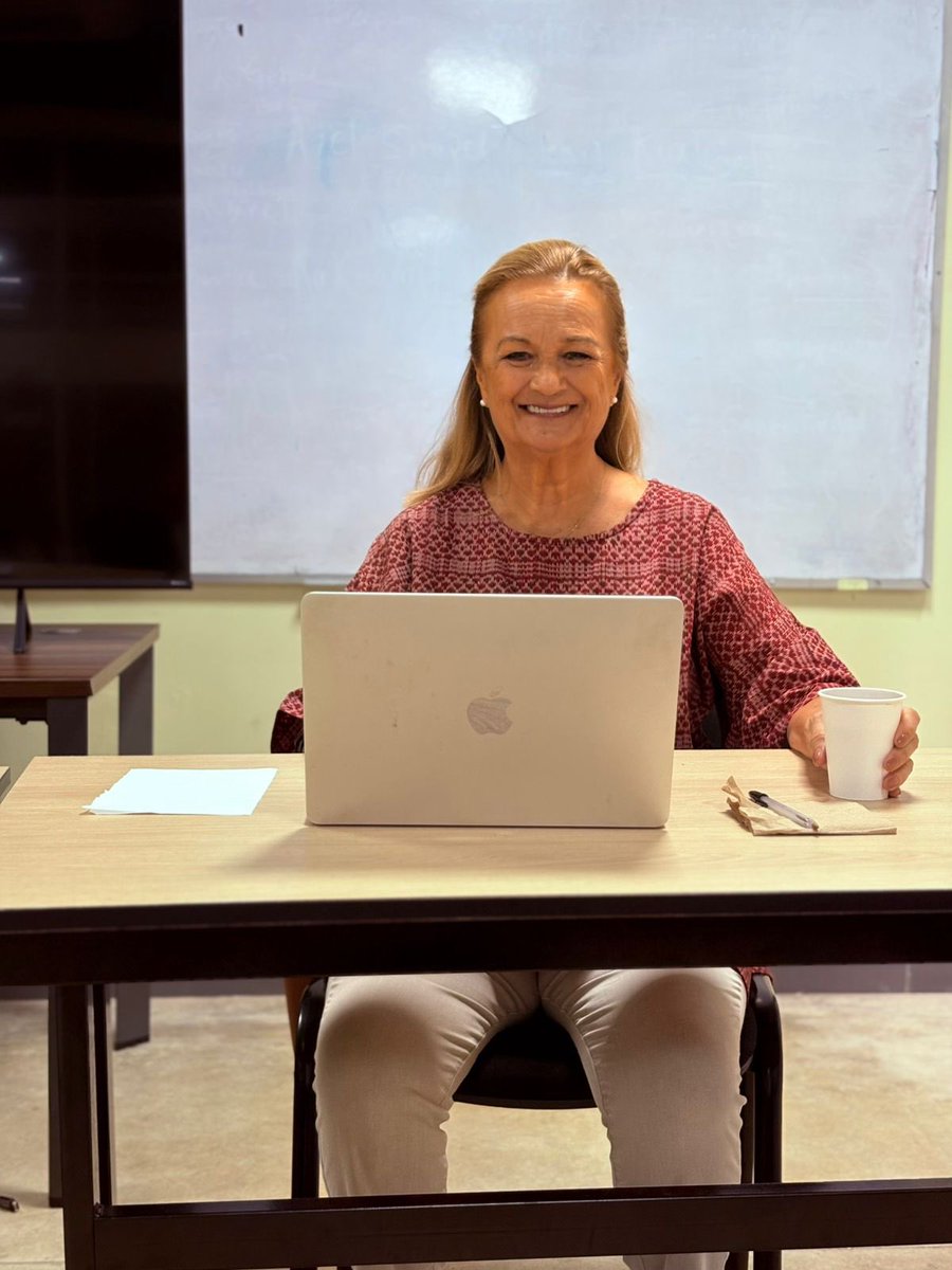 Facultad FilosofíaUP tweet media