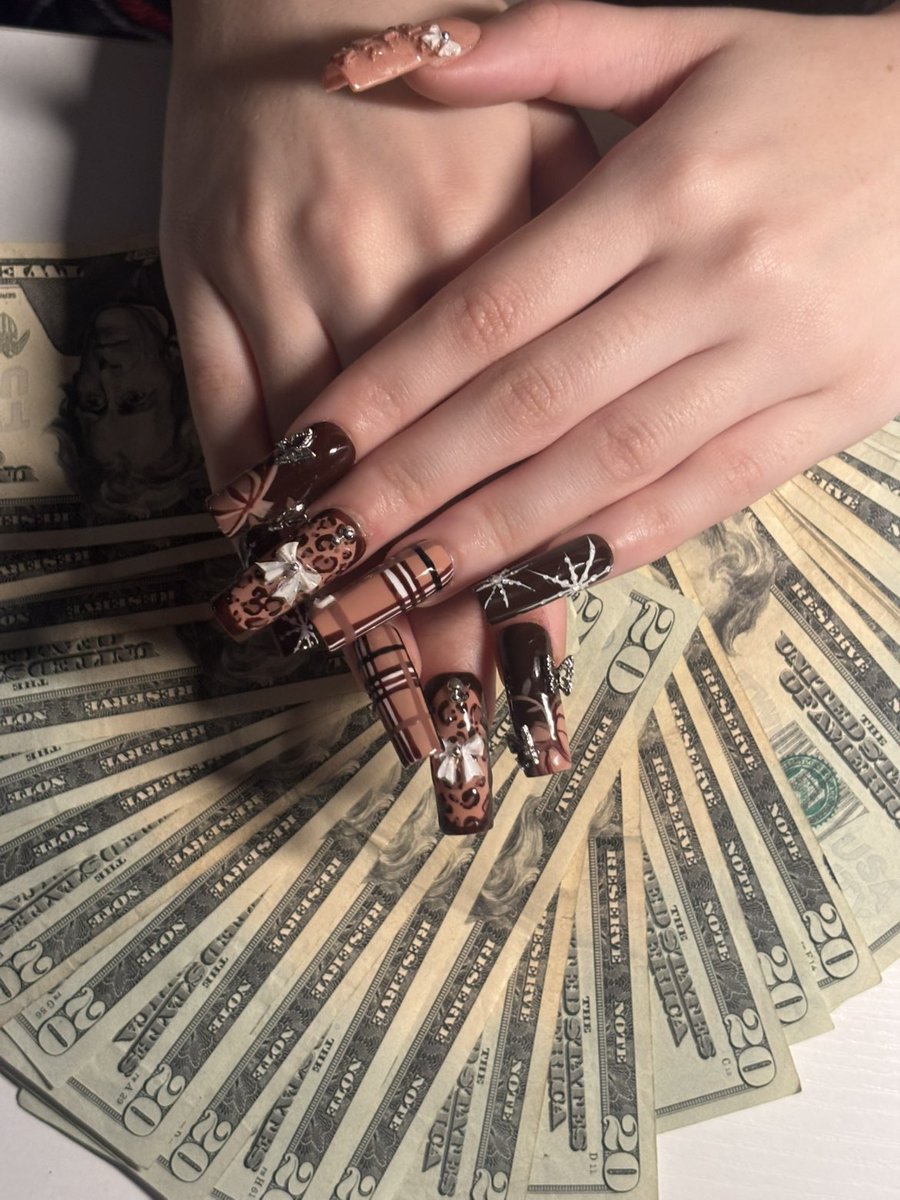 WafWafHouse's tweet photo. i havent posted on twitter in a while due to art block, but ive found a way to continue doing what i love through nails :) https://t.co/V60a7QymzL